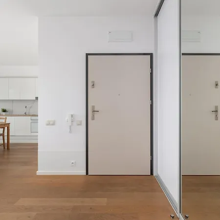 Nautica Raginisa Cosy By Bookinghost *