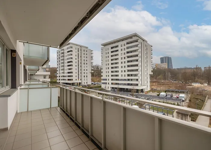 Nautica Raginisa Cosy By Bookinghost *